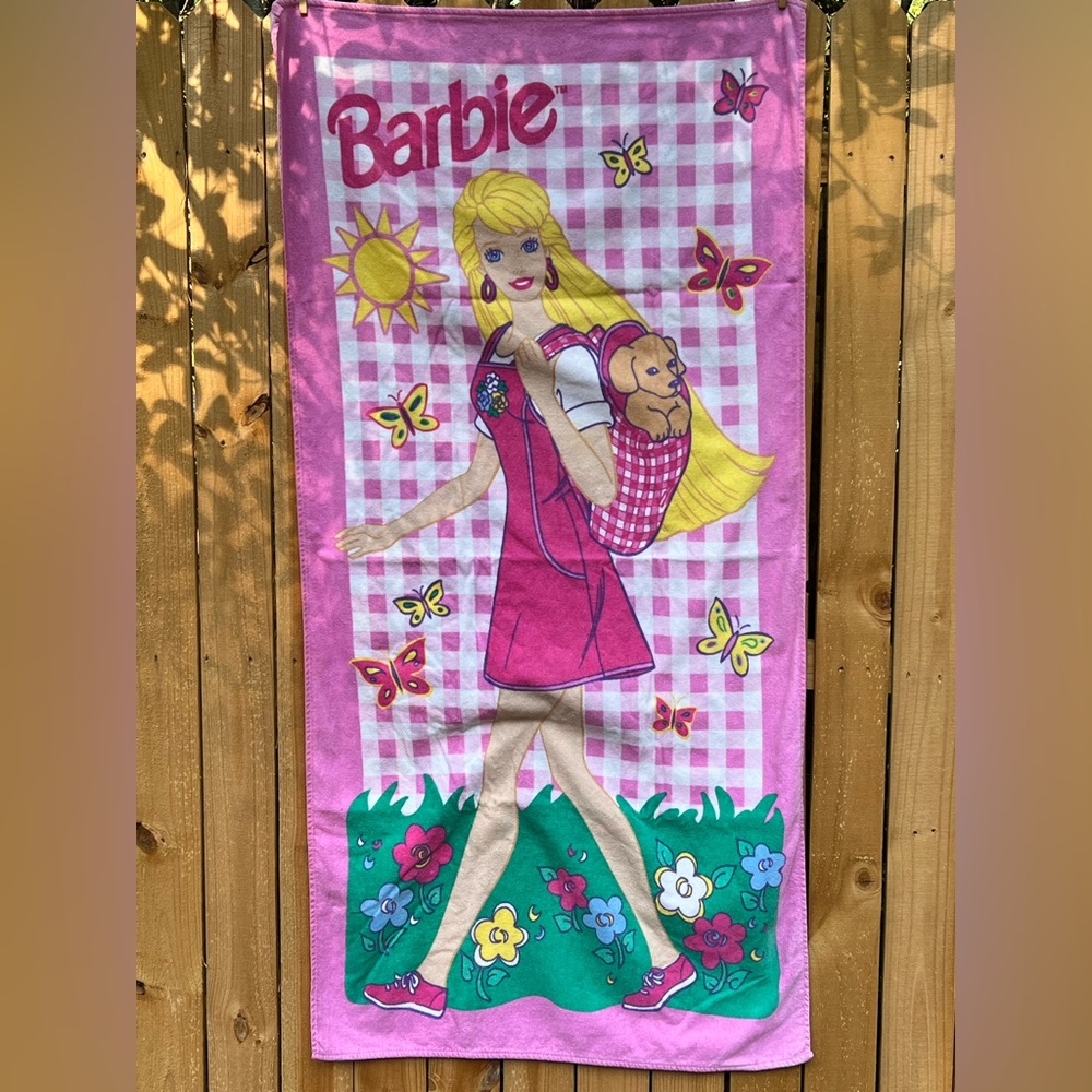 VINTAGE BARBIE BEACH TOWEL.